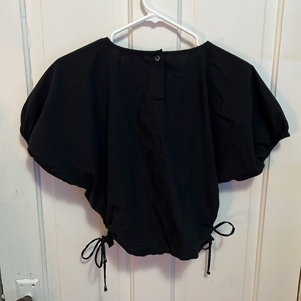 Madewell Embroidered Poplin Puff-Sleeve Cutout Crop Top in True Black - Picture 10 of 11